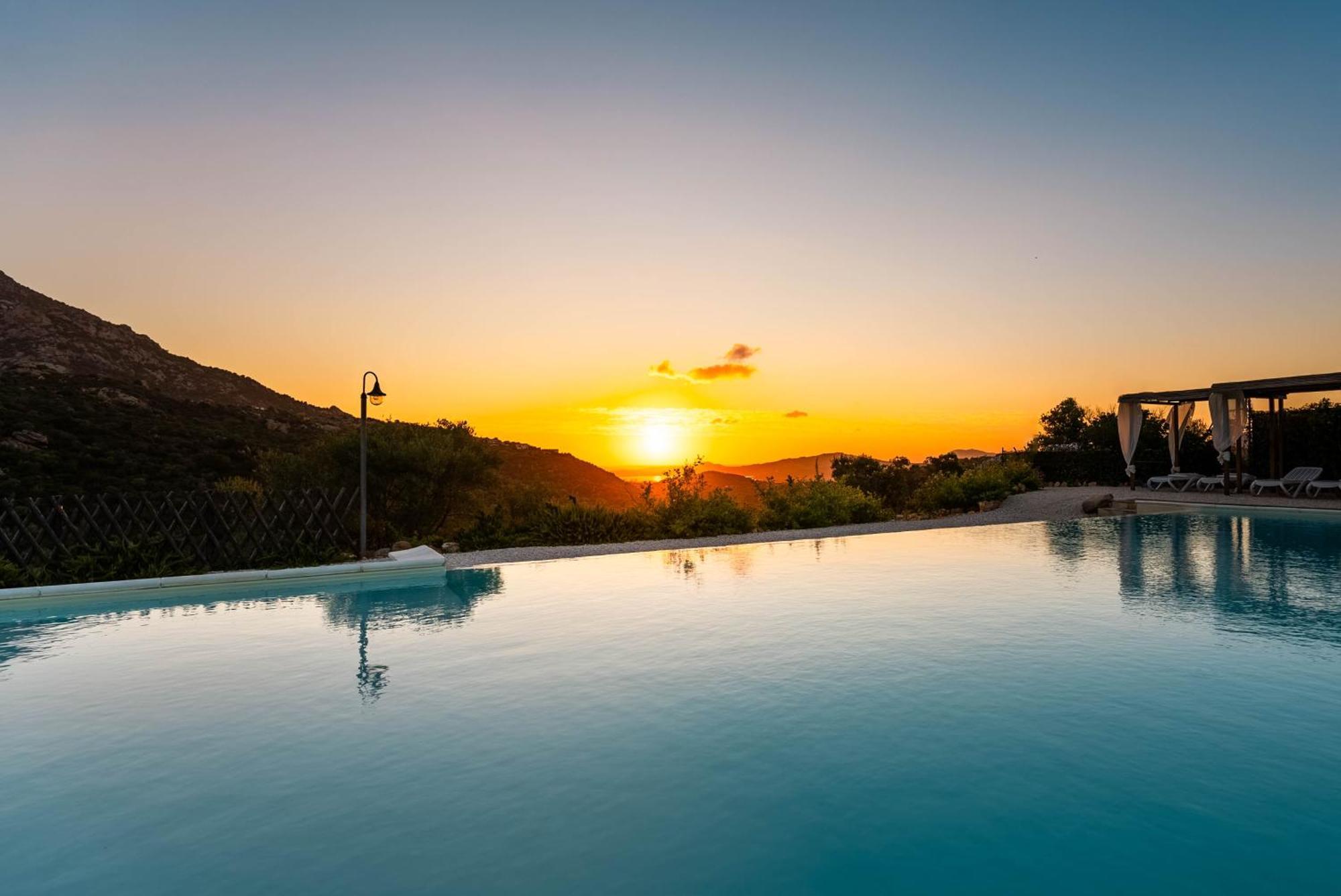 Casagliana Suite Resort Olbia Bagian luar foto